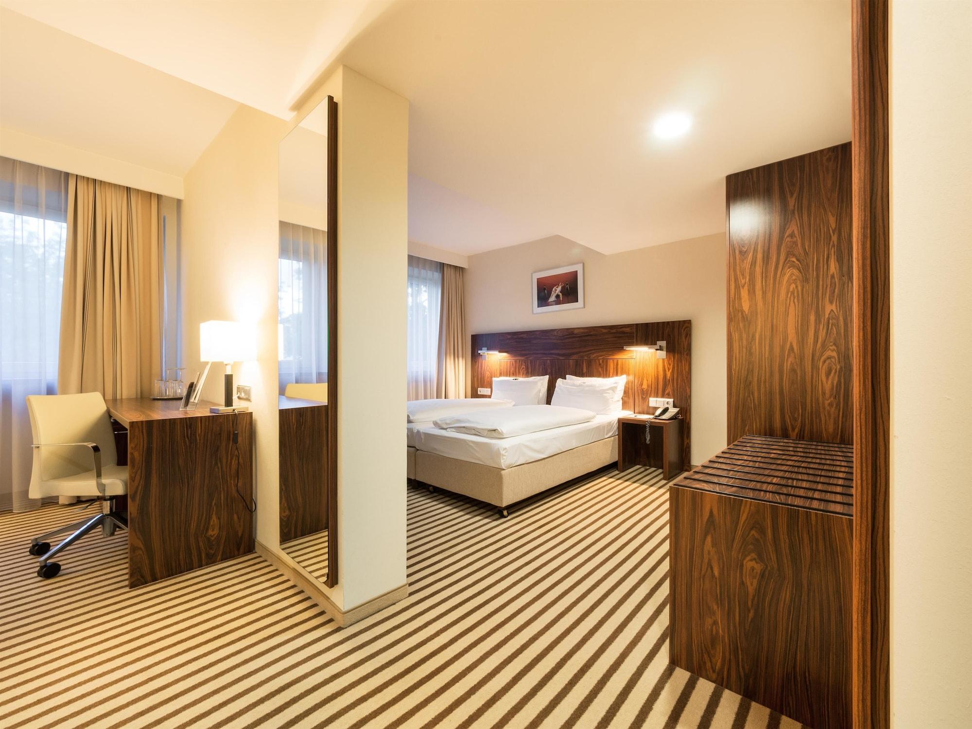 Hotel An Der Oper 4*