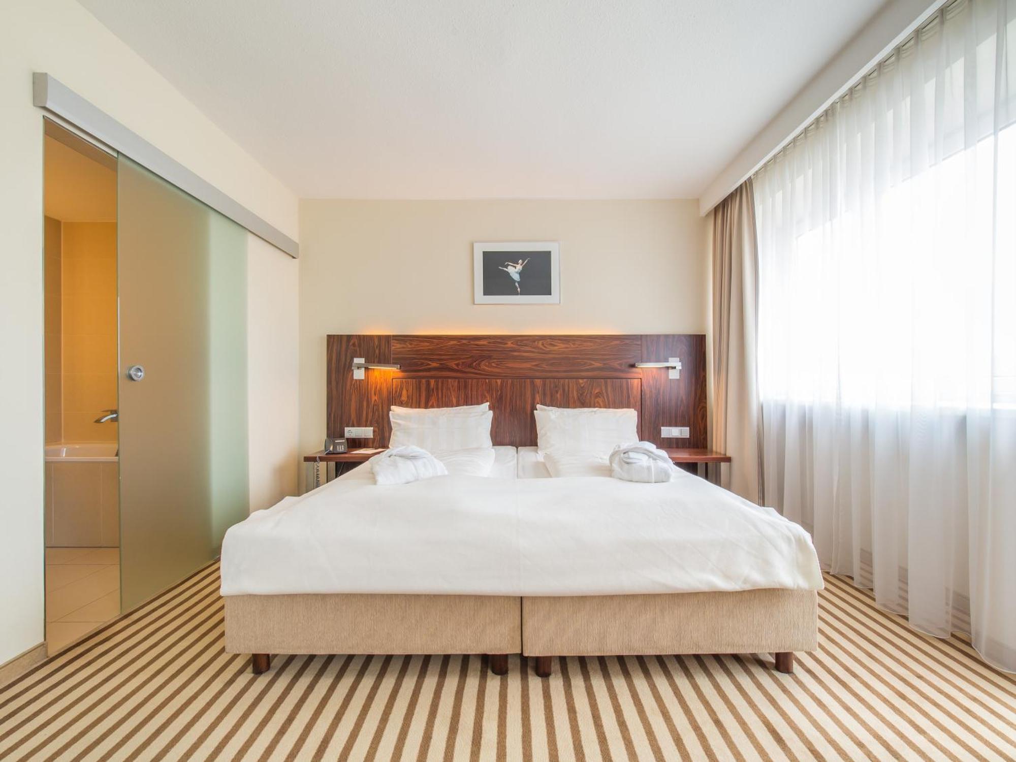Hotel An Der Oper 4*