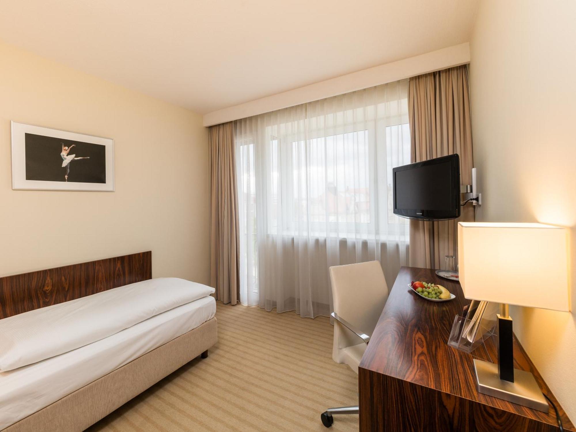 Hotel An Der Oper 4*